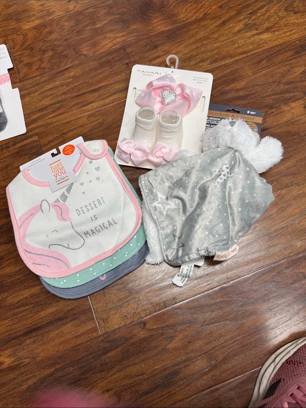Source Unknown Pink & Gray Unicorn Bib Set with Pink Bow Socks